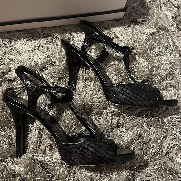 Womens Tahari Black Strappy Sequined Heels size 7‎ - Picture 3 of 5